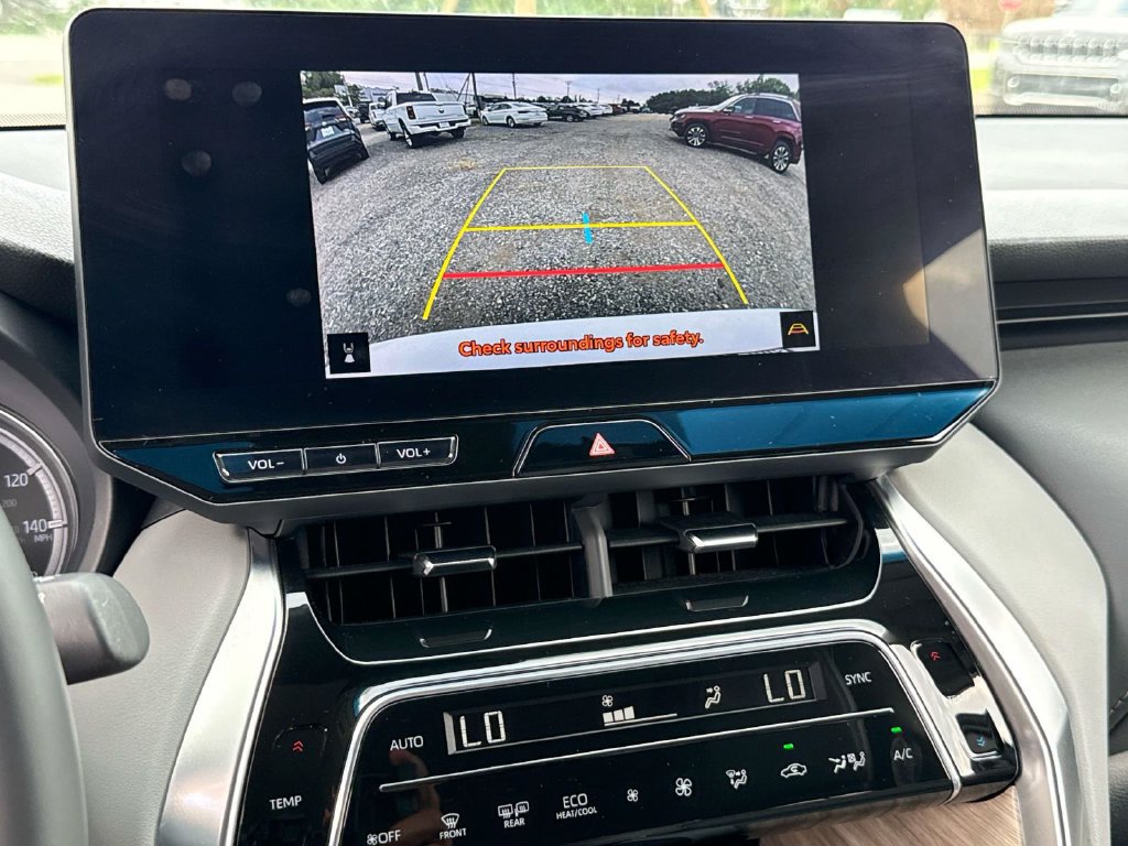 Used 2023 Toyota Venza XLE AWD/4WD image 21