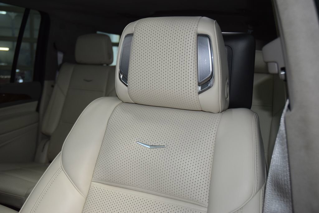 Used 2024 Cadillac Escalade ESV Sport Platinum w/ LPO, ONYX Package AWD/4WD image 44