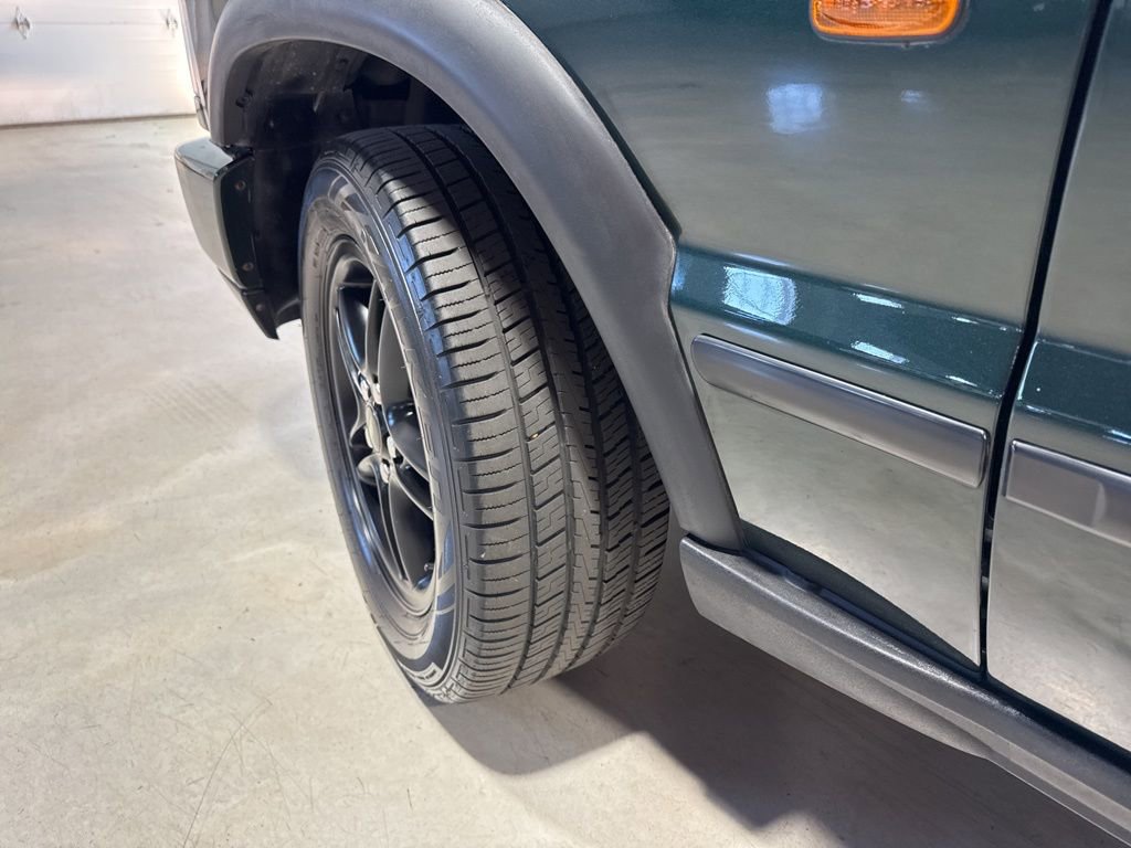 Used 2004 Land Rover Discovery SE AWD/4WD image 3