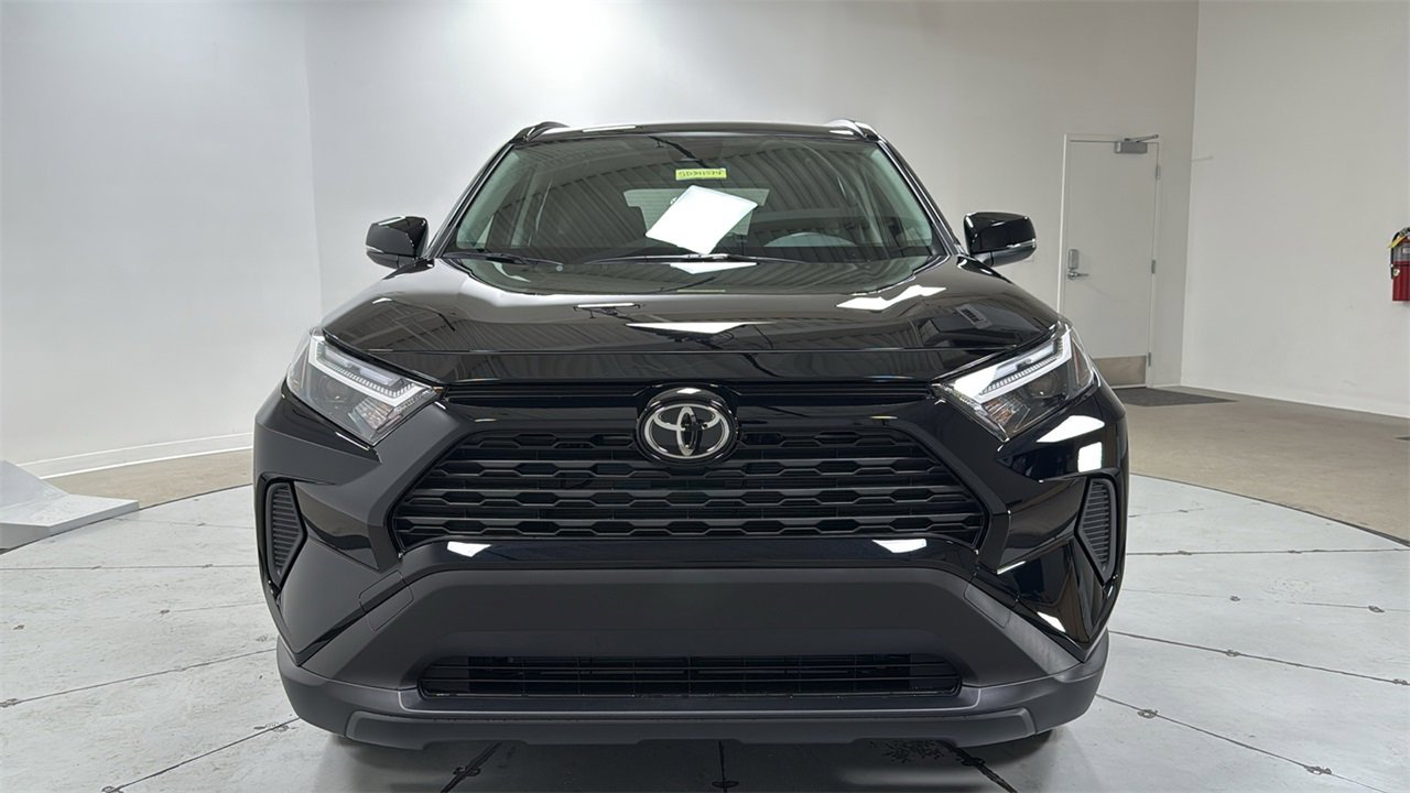 New 2025 Toyota RAV4 LE video 2