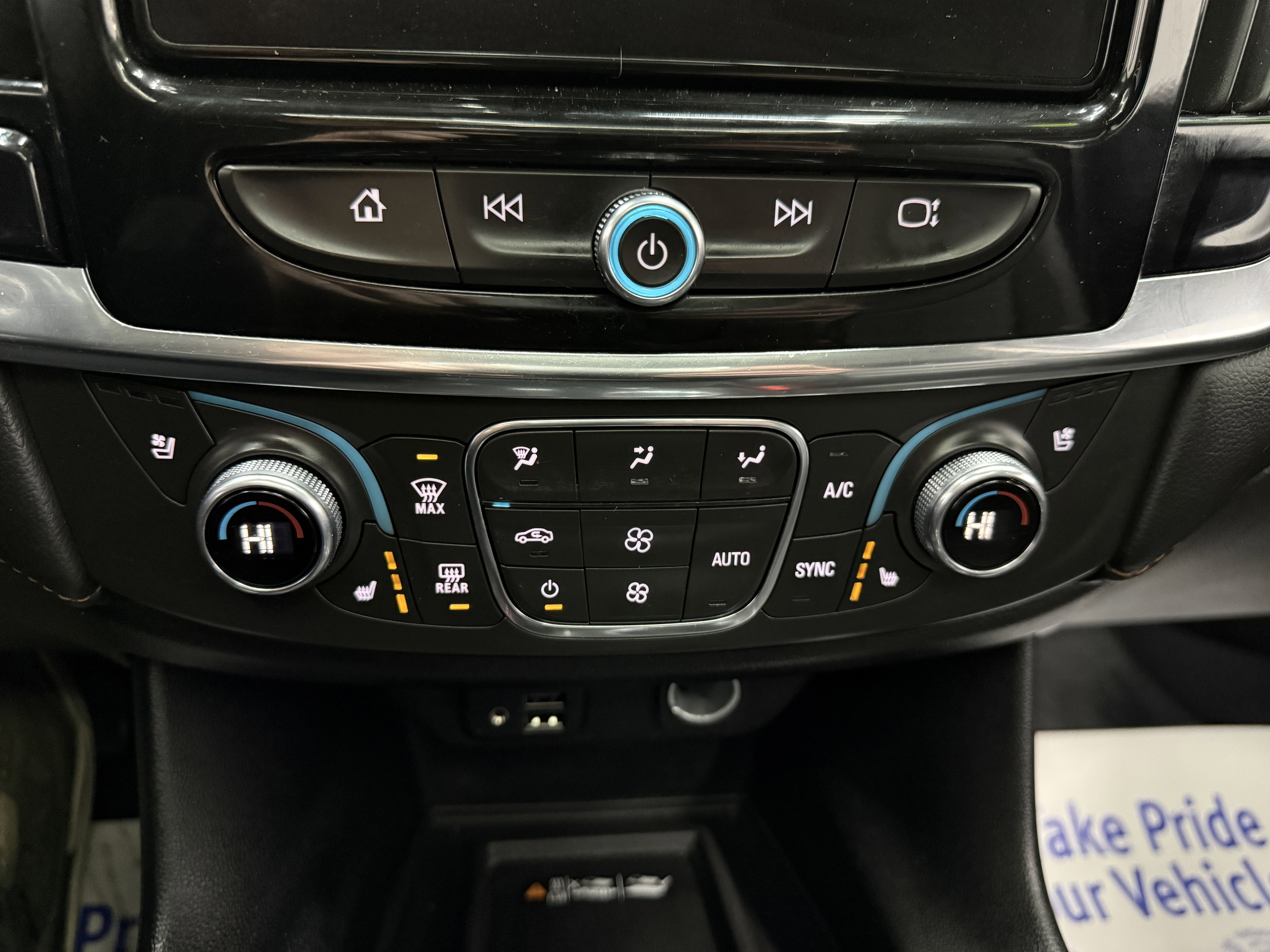 Used 2021 Chevrolet Traverse Premier w/ Redline Edition AWD/4WD image 18