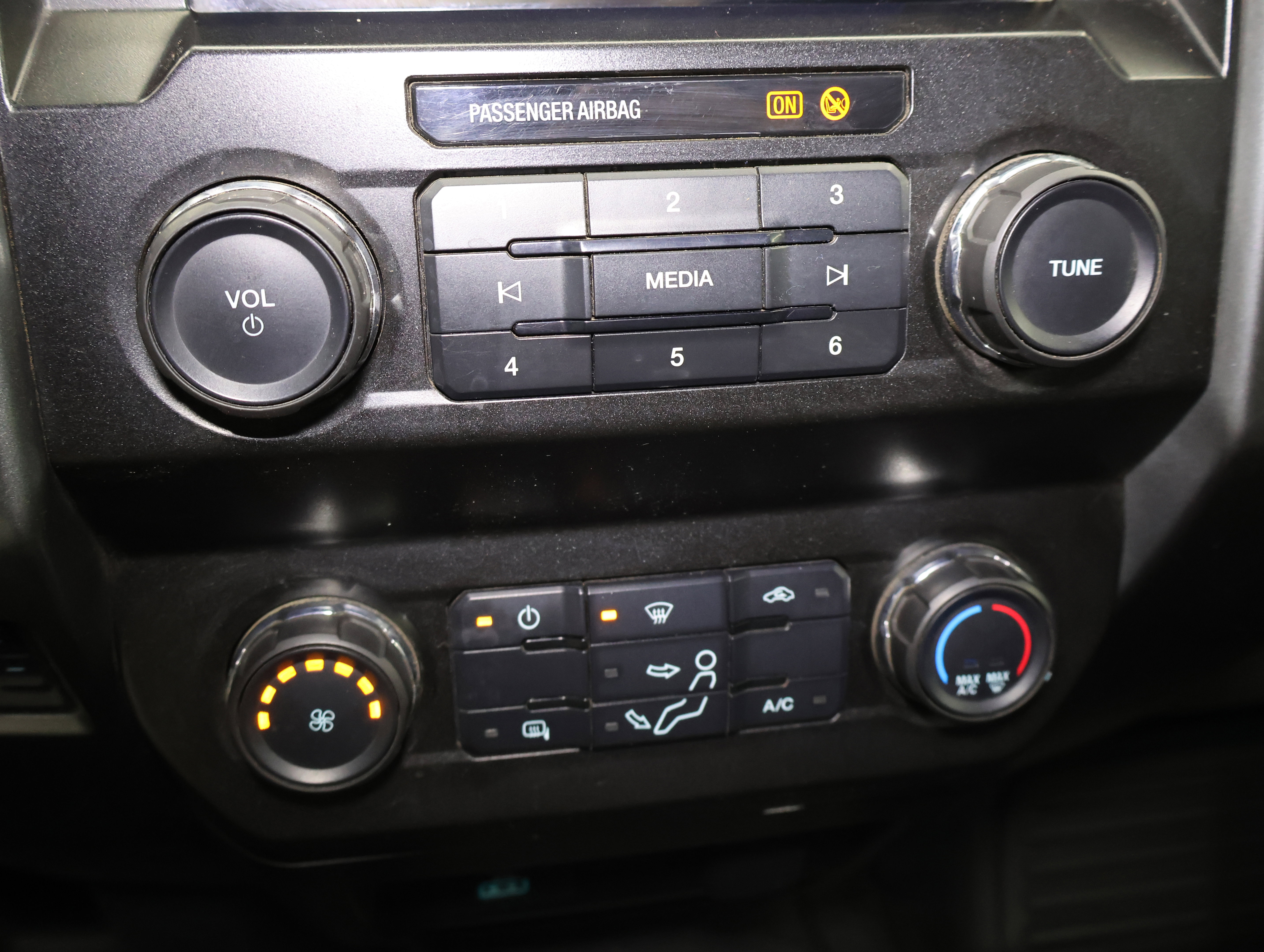 Used 2022 Ford F350 XLT w/ XLT Value Package image 45