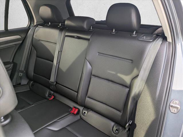 Used 2019 Volkswagen Golf SE image 15