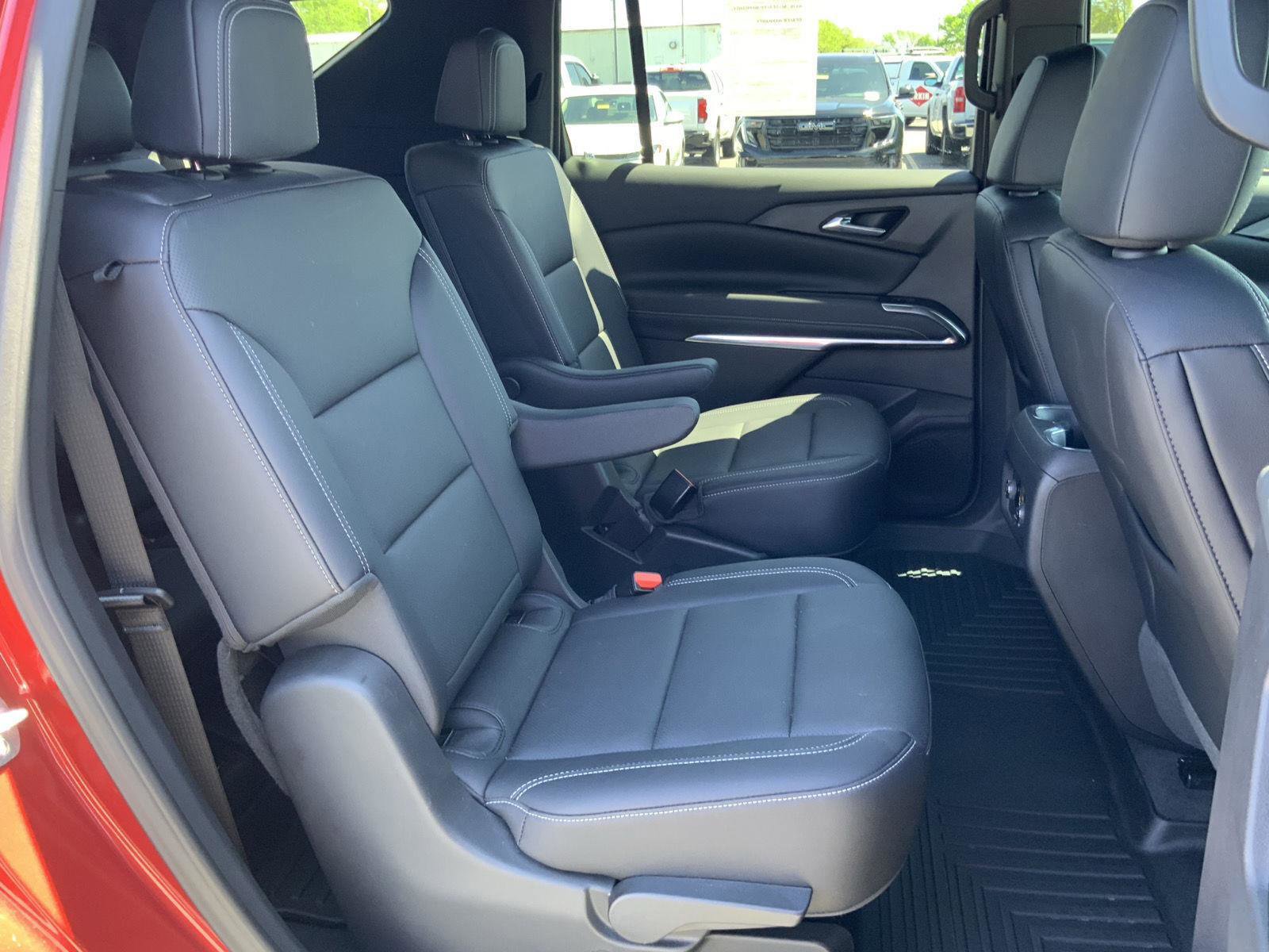 Used 2025 Chevrolet Traverse LT w/ Midnight/Sport Edition AWD/4WD image 56