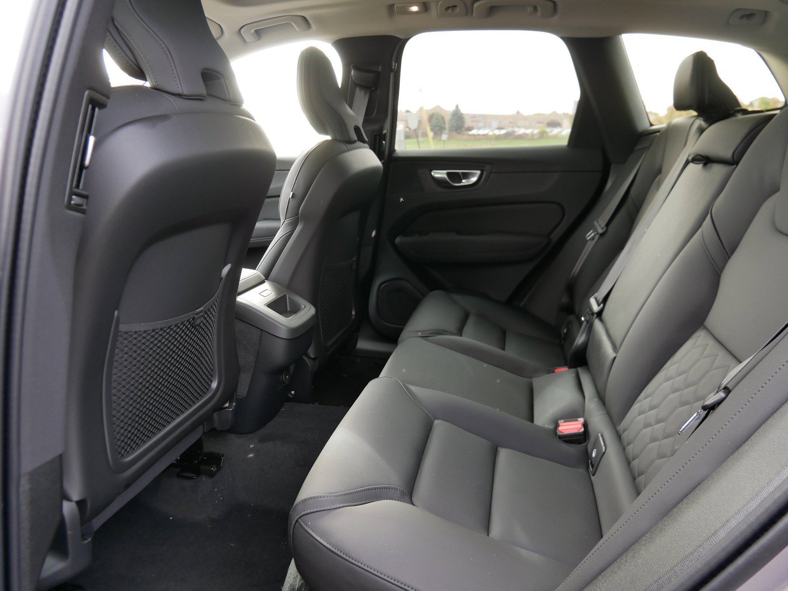 New 2027 Volvo XC60 B5 Plus AWD/4WD image 6