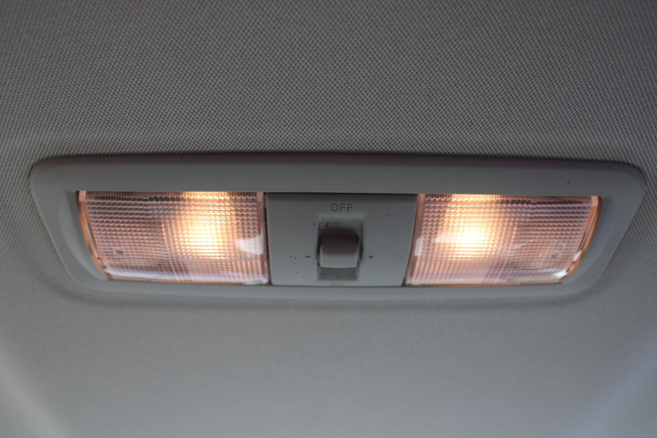 Used 2022 Nissan Titan SV w/ SV Convenience Package image 38