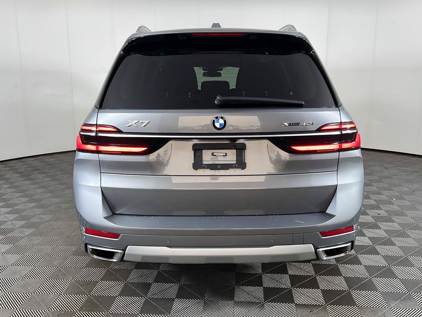 Used 2024 BMW X7 xDrive40i w/ Premium Package AWD/4WD image 21