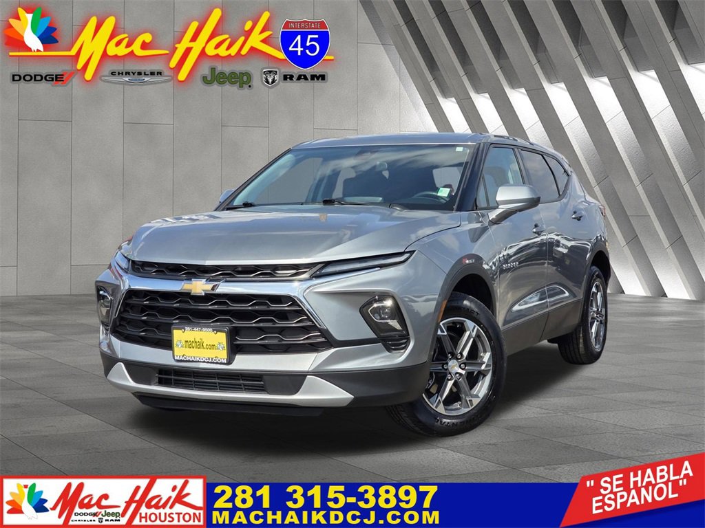Used 2025 Chevrolet Blazer LT image 1