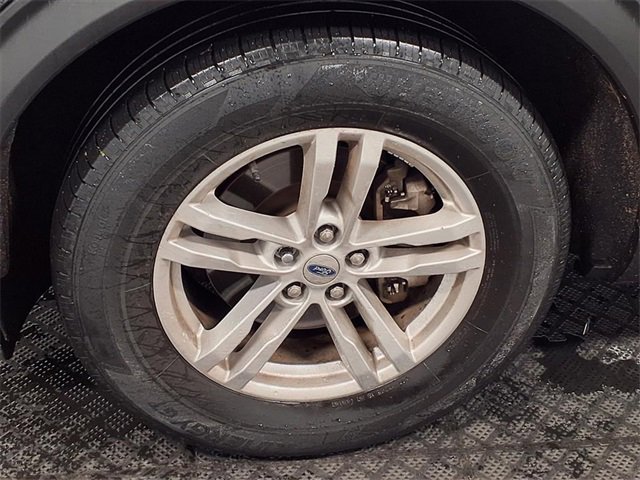 Certified 2020 Ford Explorer XLT w/ Equipment Group 202A image 27