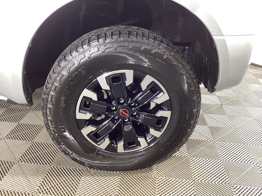 Used 2015 Nissan Frontier PRO-4X image 7