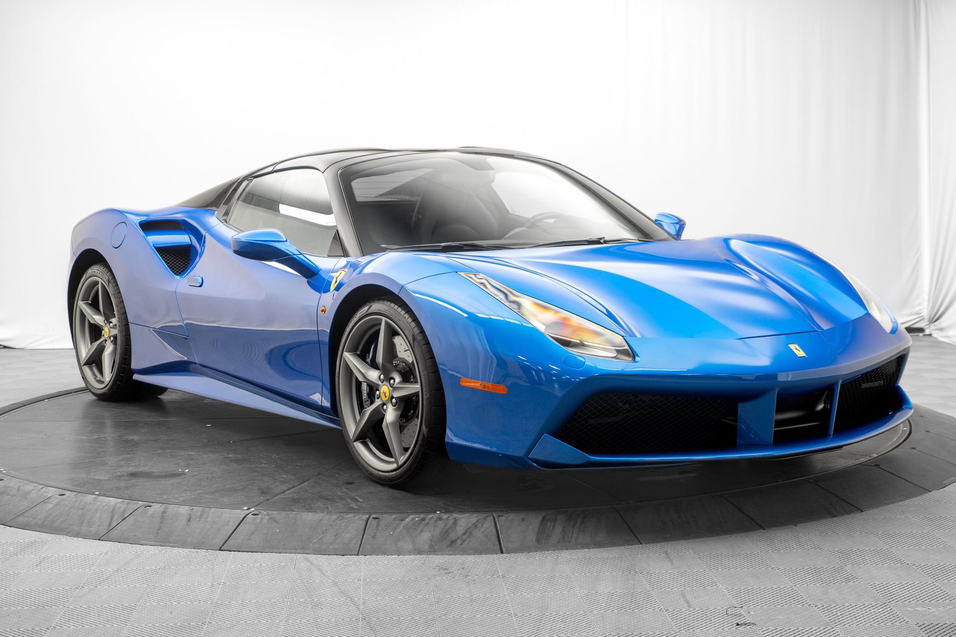 Used 2017 Ferrari 488 Spider RWD image 10