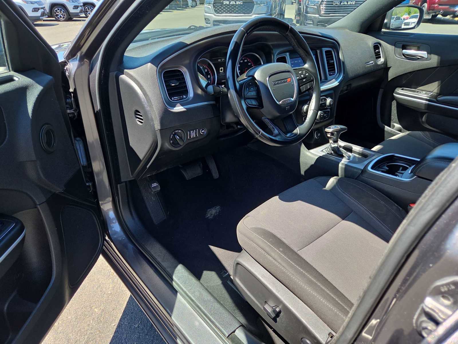 Used 2022 Dodge Charger SXT RWD image 10