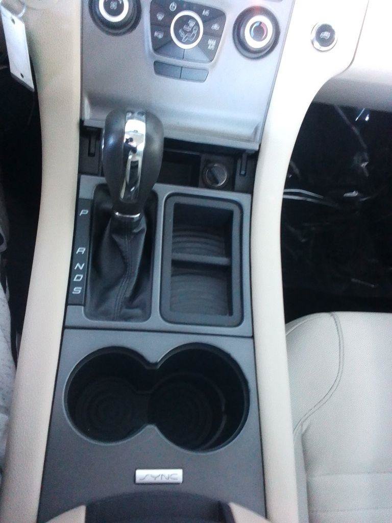 Used 2018 Ford Taurus SE FWD image 11