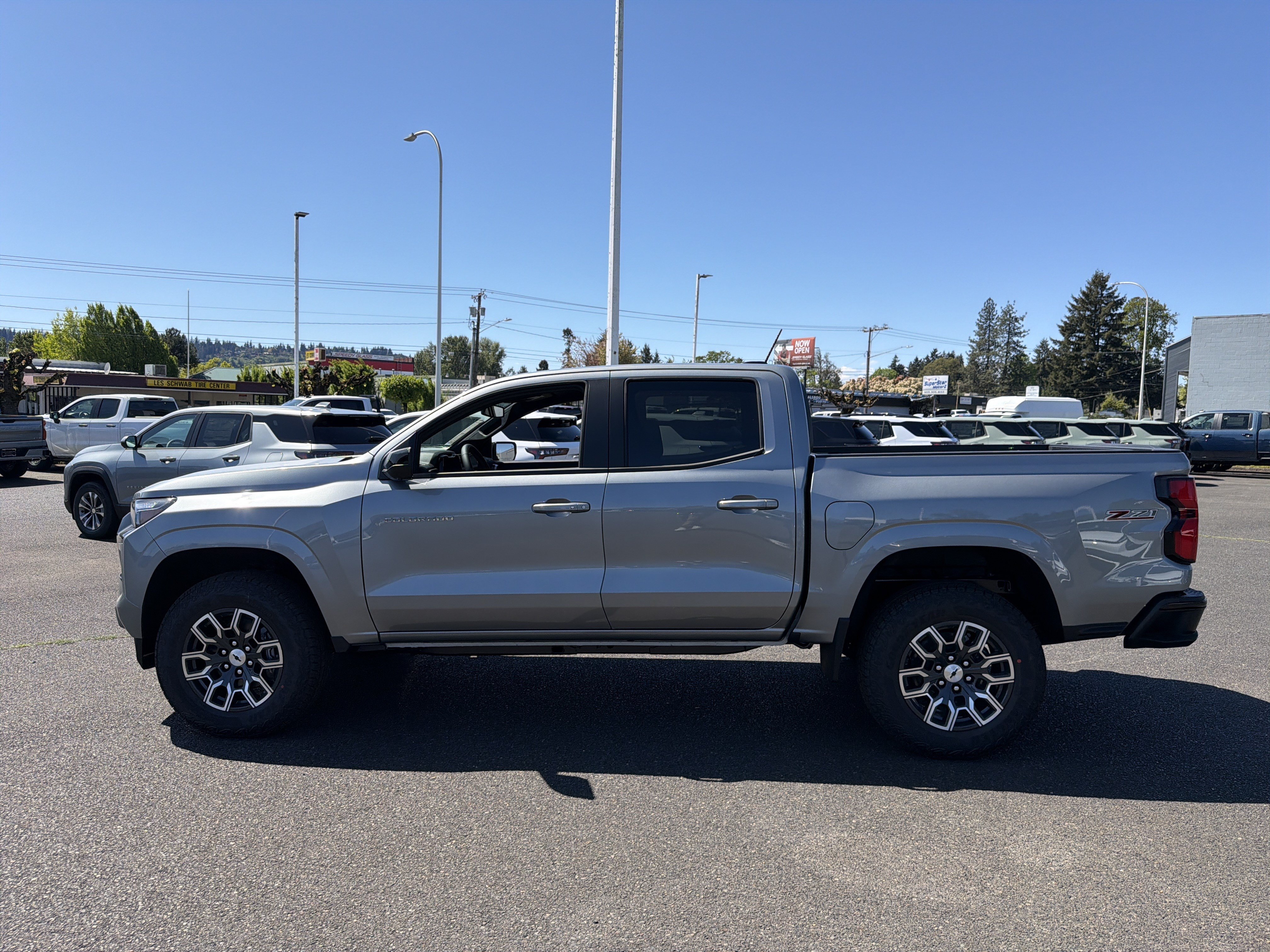 New 2026 Chevrolet Colorado Z71 w/ Technology Package AWD/4WD image 2