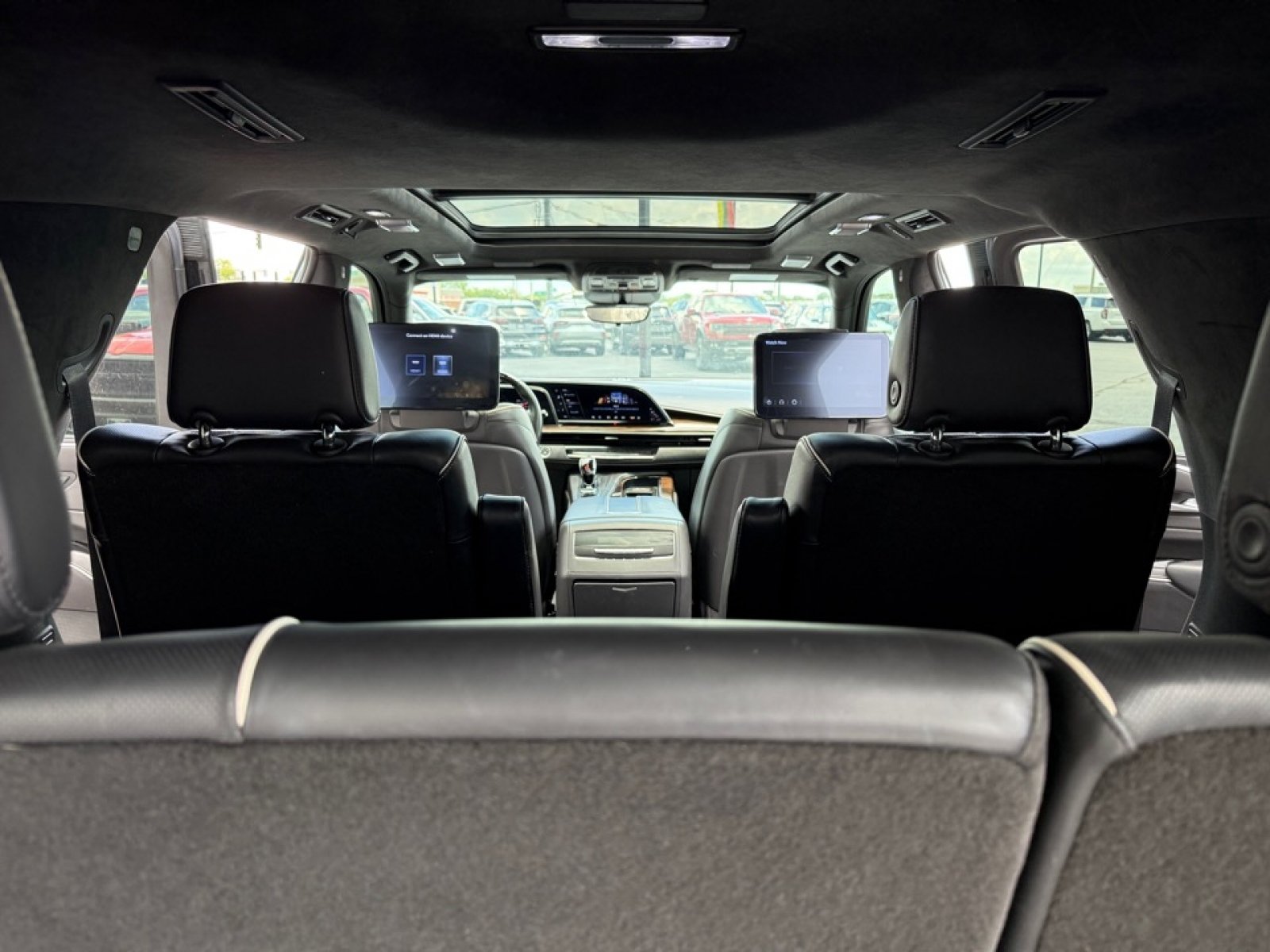 Used 2022 Cadillac Escalade Sport Platinum w/ LPO, ONYX Package AWD/4WD image 36