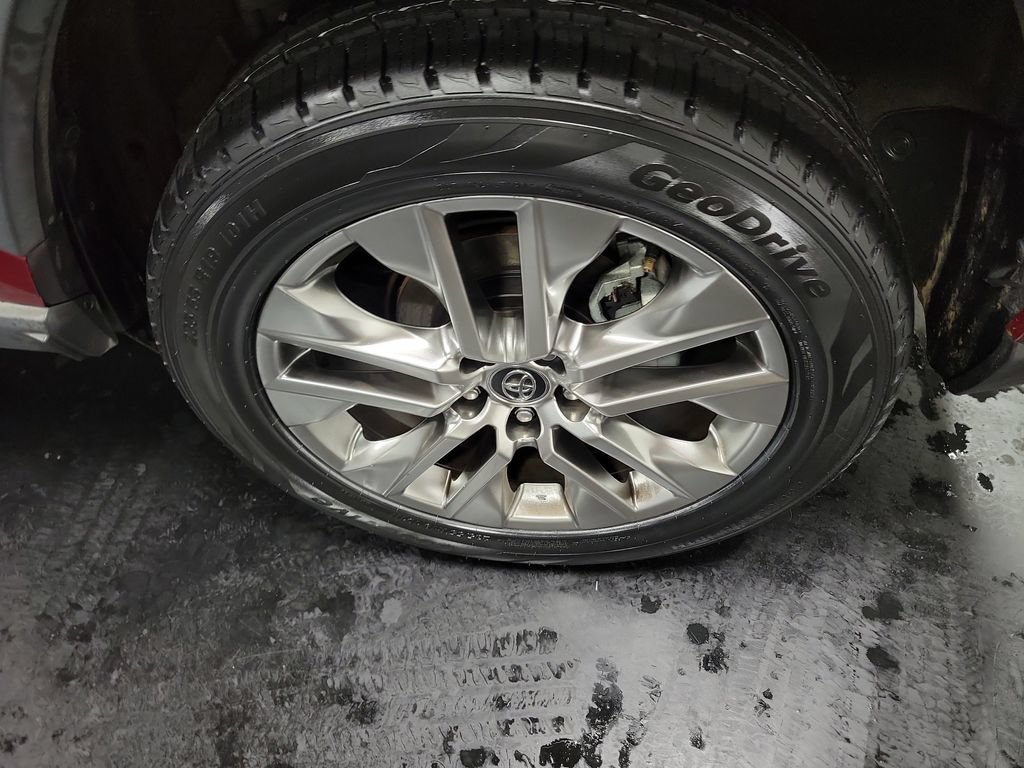 Used 2020 Toyota RAV4 XLE Premium FWD image 12