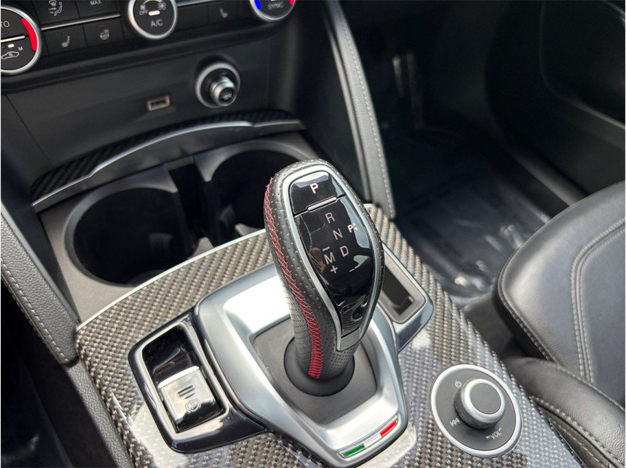 Used 2023 Alfa Romeo Stelvio Estrema AWD/4WD image 39