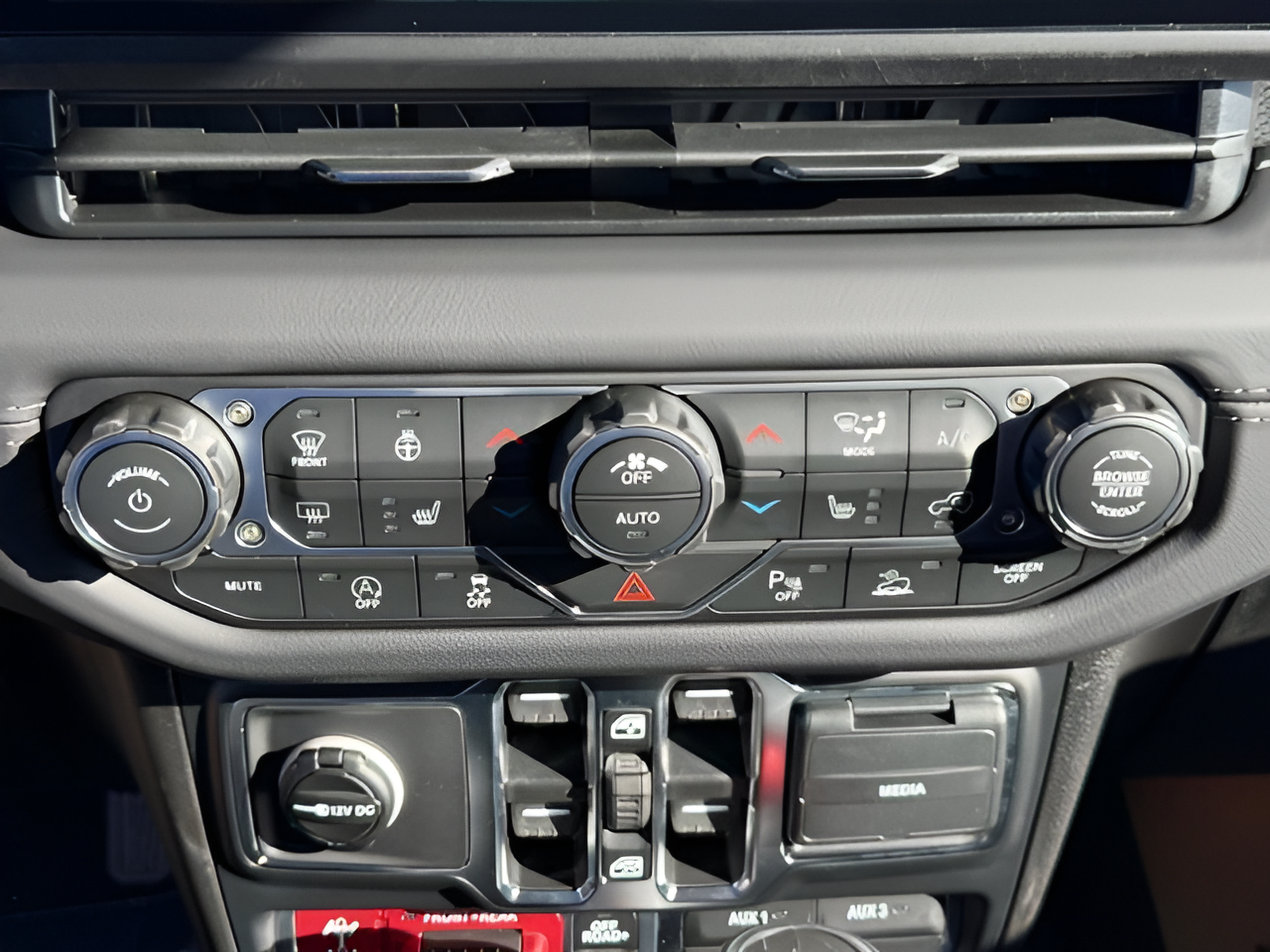 New 2027 Jeep Wrangler Unlimited Rubicon AWD/4WD image 24