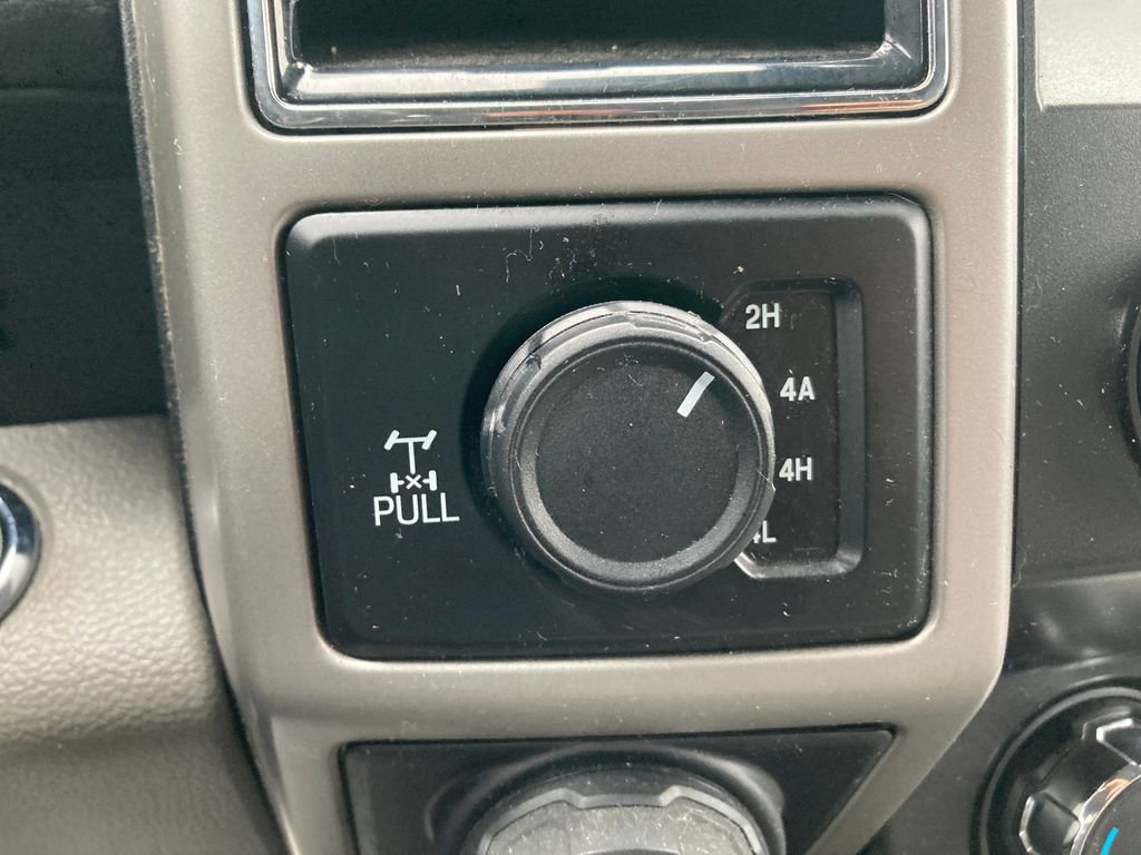 Used 2019 Ford F150 Lariat w/ Trailer Tow Package AWD/4WD image 41