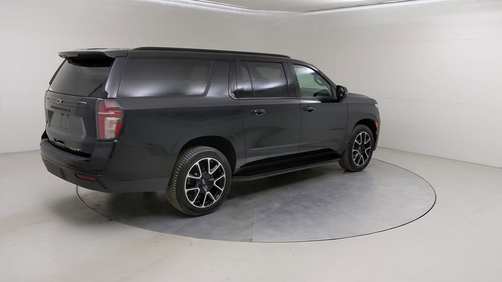 Used 2024 Chevrolet Suburban RST w/ Luxury Package AWD/4WD image 15