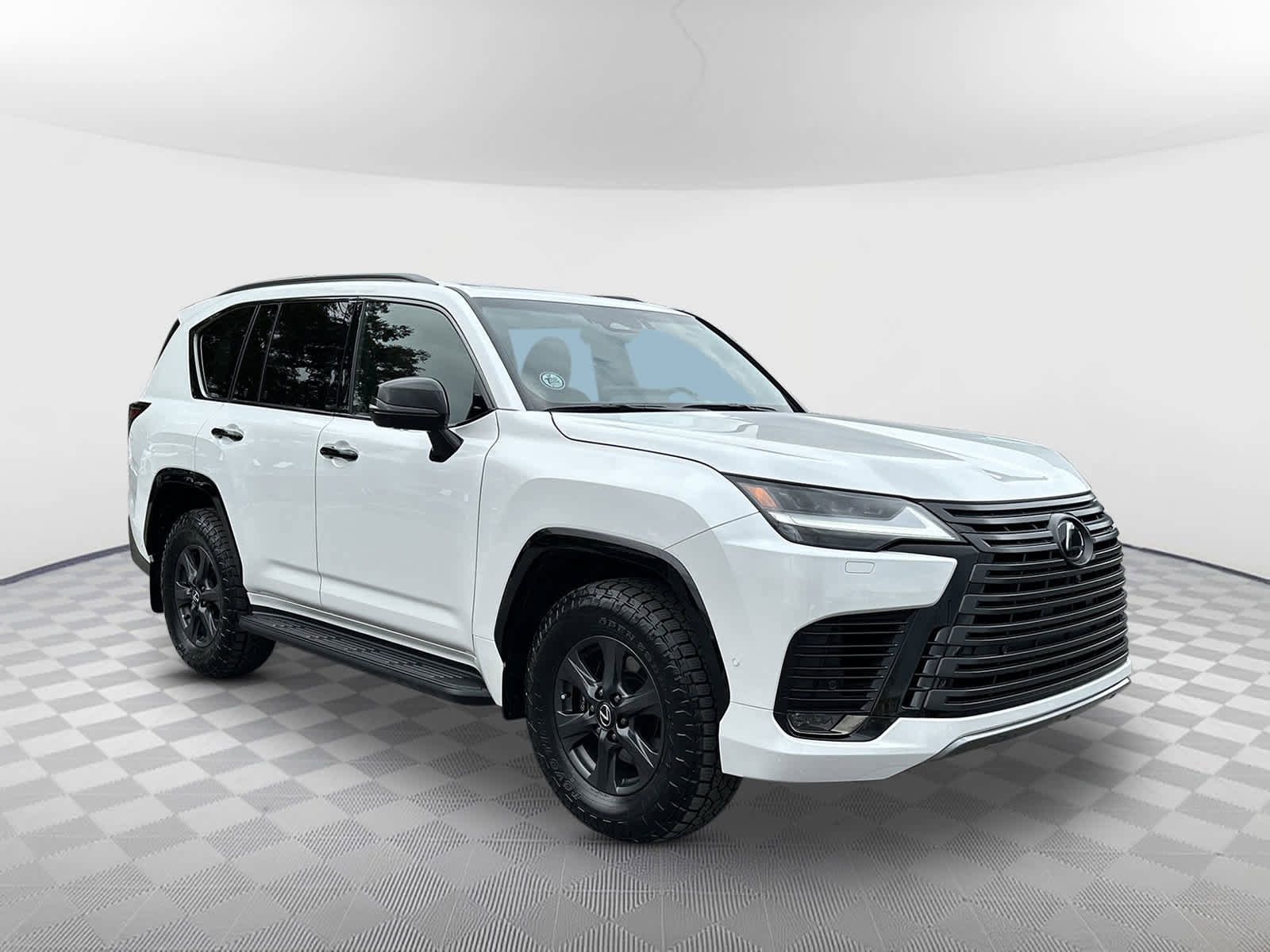 Used 2026 Lexus LX 700h Overtrail image 2