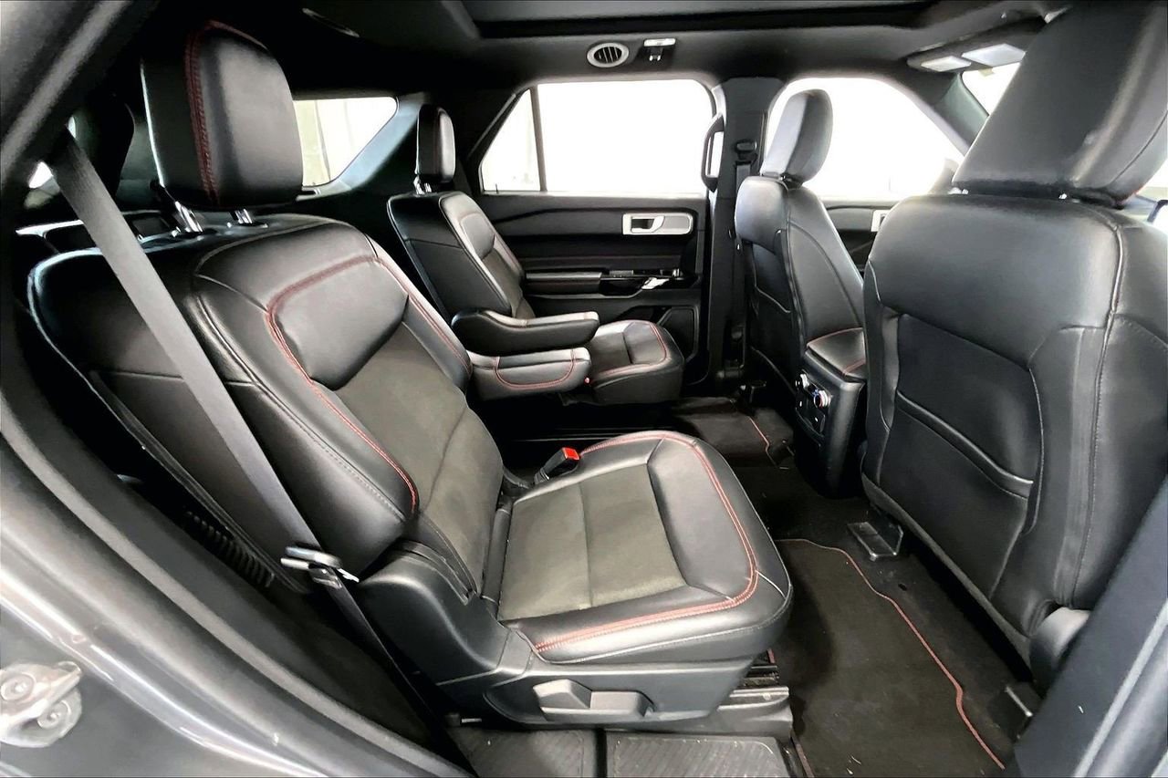 Used 2023 Ford Explorer ST-Line w/ Class IV Trailer Tow Package image 25