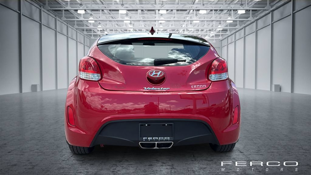 Used 2016 Hyundai Veloster FWD image 4