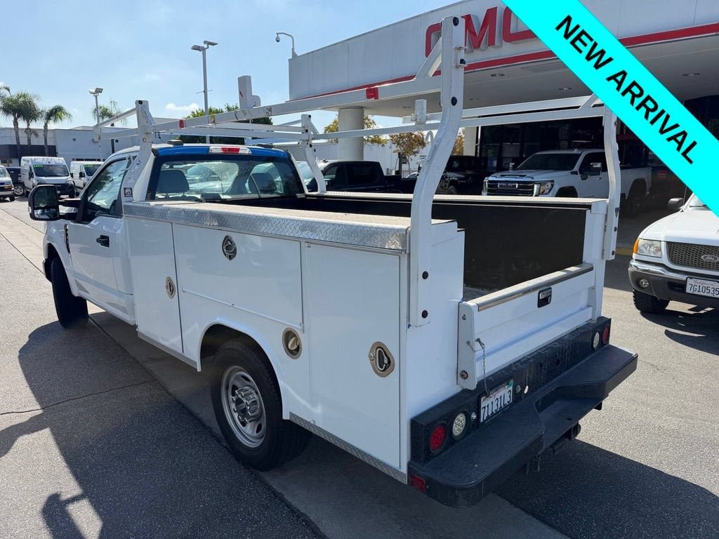 Used 2022 Ford F350 XL w/ Power Equipment Group RWD image 4