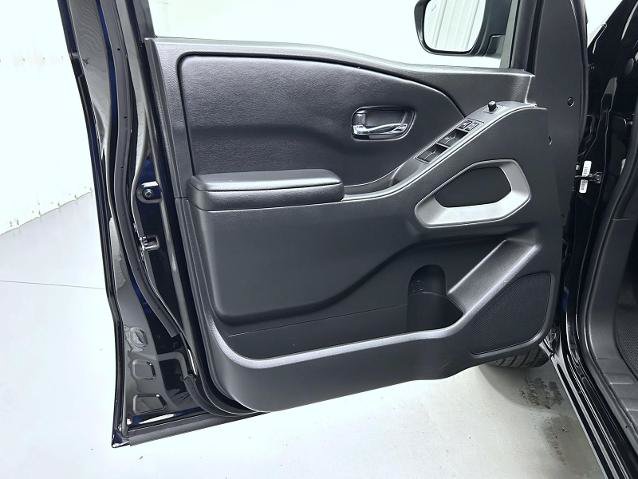 Certified 2025 Nissan Frontier SV AWD/4WD image 9