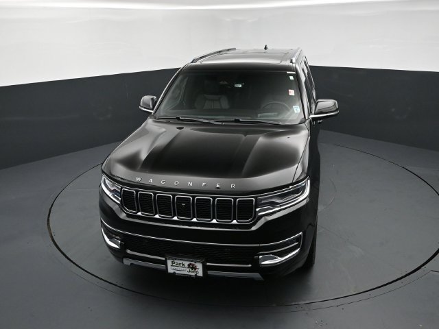 Used 2024 Jeep Wagoneer L Series III w/ Premium Group I AWD/4WD image 13
