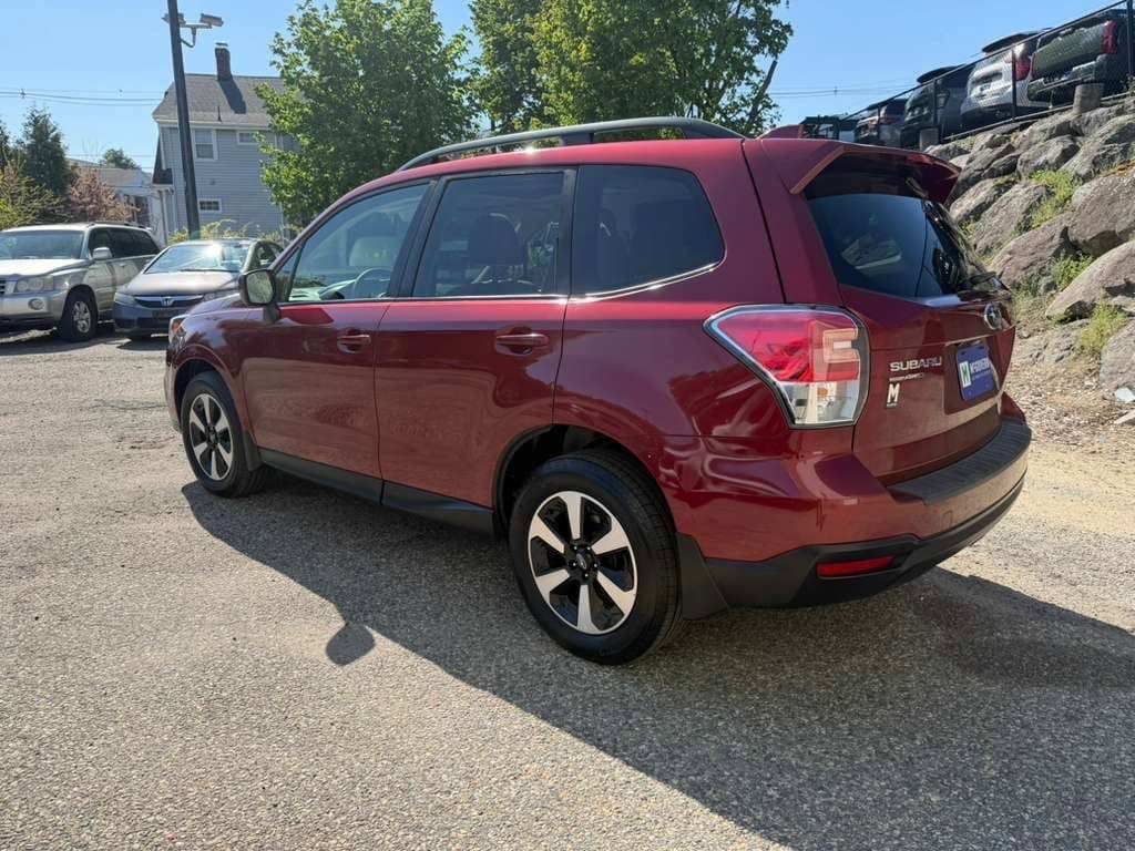 Used 2017 Subaru Forester 2.5i Premium AWD/4WD image 4