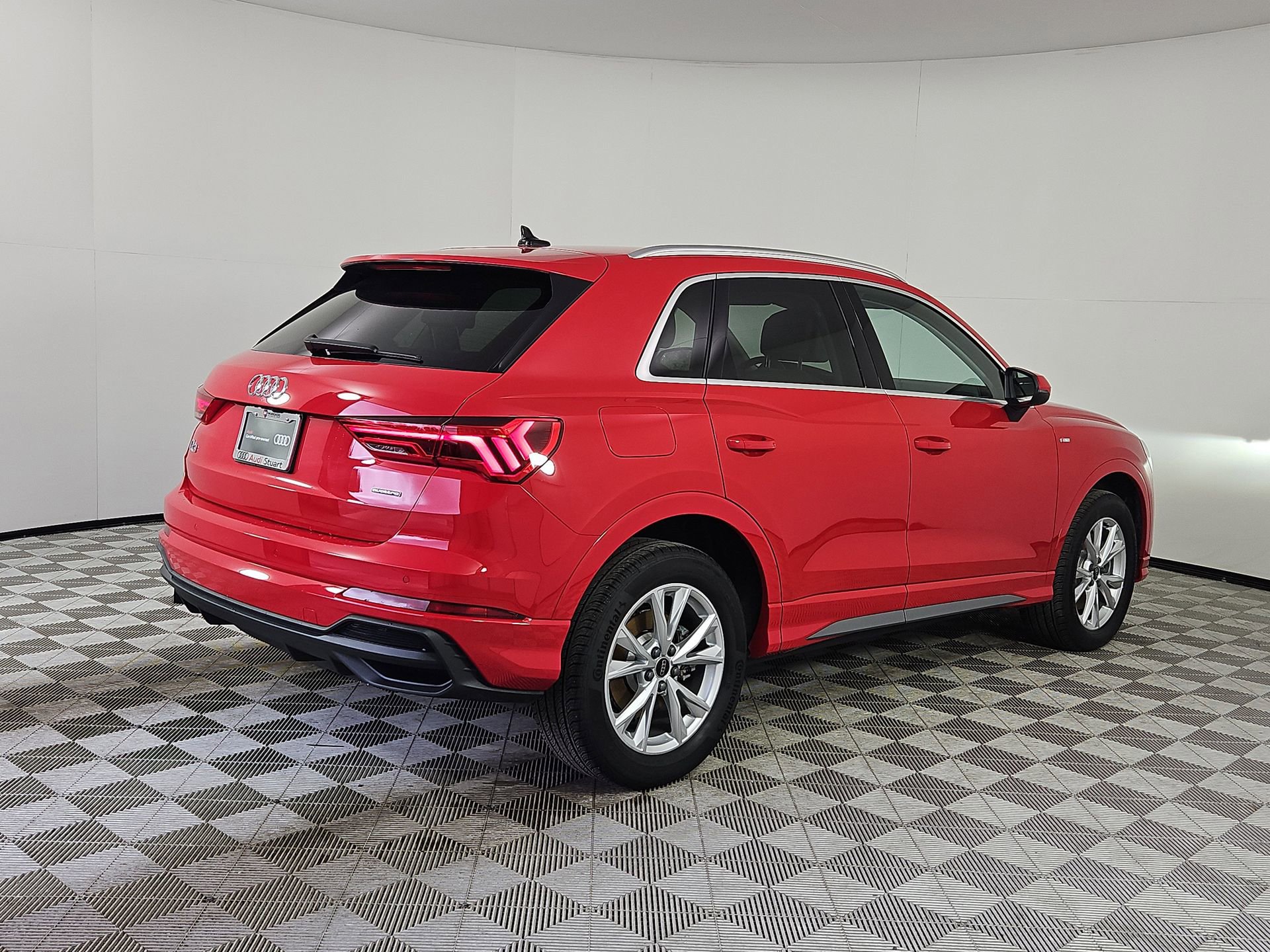 Certified 2025 Audi Q3 2.0T Premium Plus w/ Premium Plus Package image 7