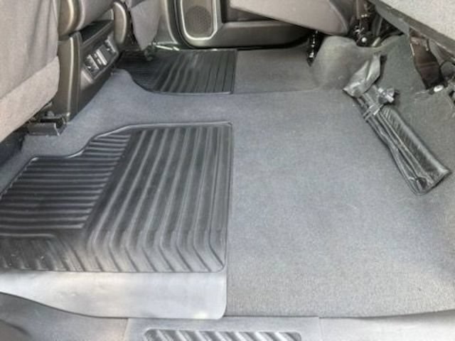 Used 2025 Chevrolet Silverado 1500 LT AWD/4WD image 29
