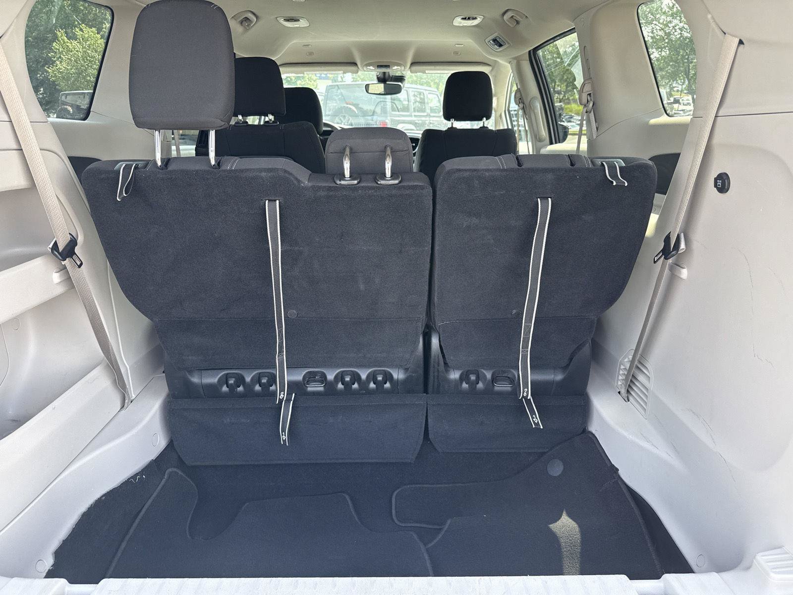 Used 2023 Chrysler Voyager LX FWD image 13