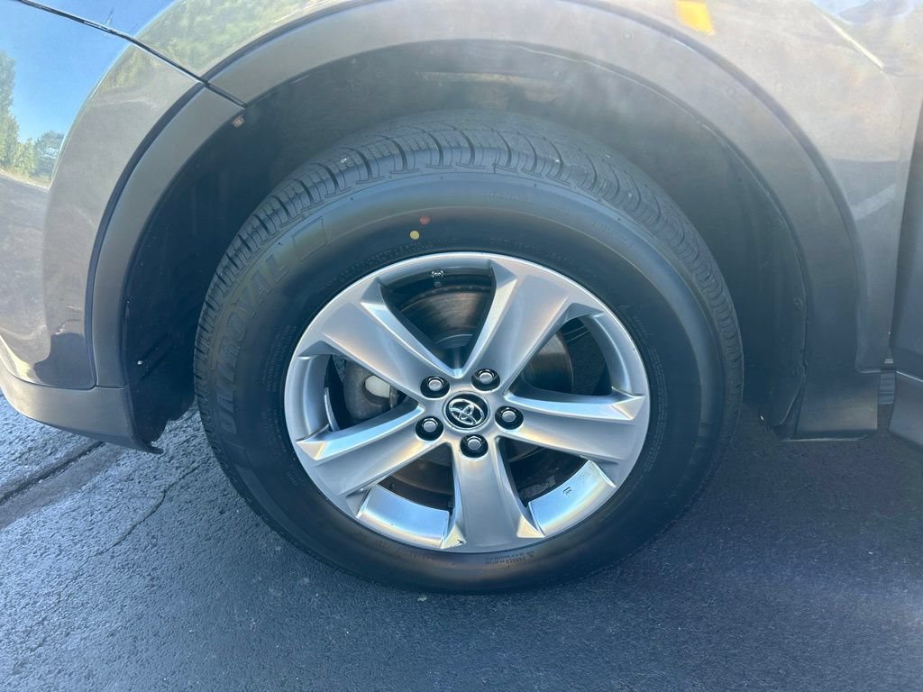 Used 2015 Toyota RAV4 XLE AWD/4WD image 28