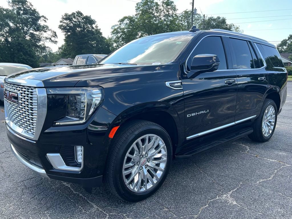 Used 2024 GMC Yukon Denali w/ Advanced Technology Package AWD/4WD image 11