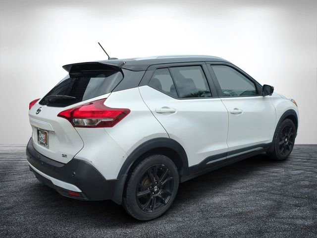 Used 2020 Nissan Kicks SR image 3