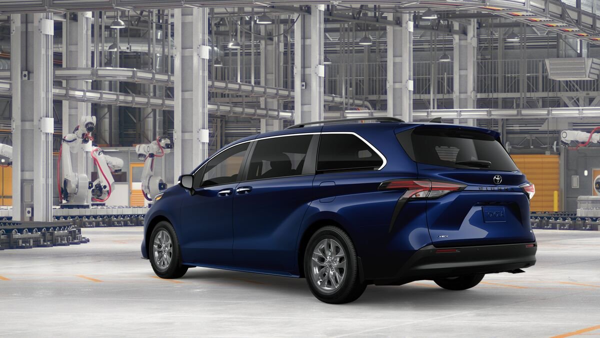 New 2026 Toyota Sienna XLE FWD image 6