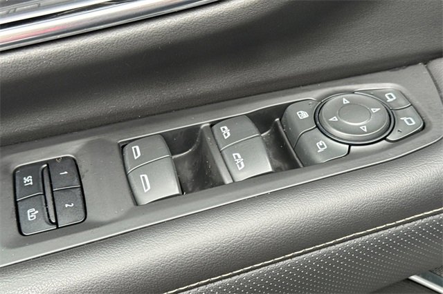 Used 2021 GMC Yukon SLT w/ SLT Luxury Plus Package image 12