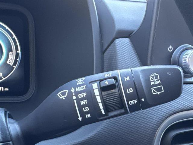 Used 2023 Hyundai Kona SE w/ Cargo Package FWD image 28