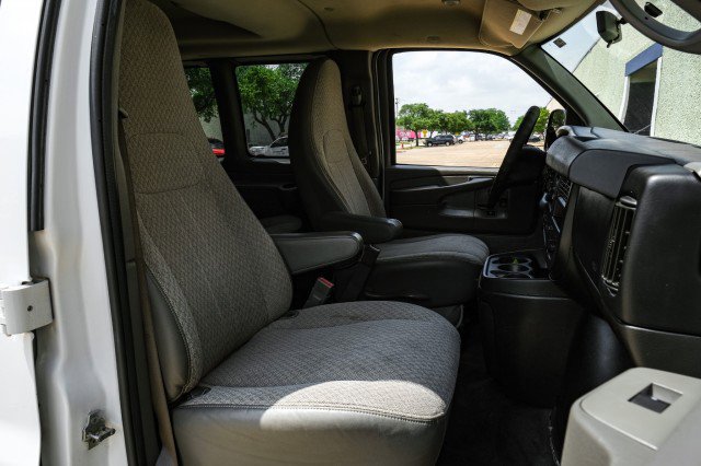 Used 2015 Chevrolet Express 2500 LT w/ LT Preferred Equipment Group RWD image 32