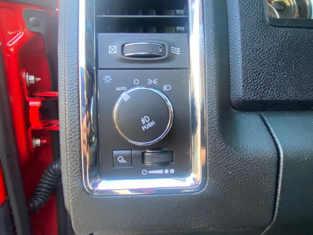 Used 2014 RAM 1500 Laramie AWD/4WD image 17