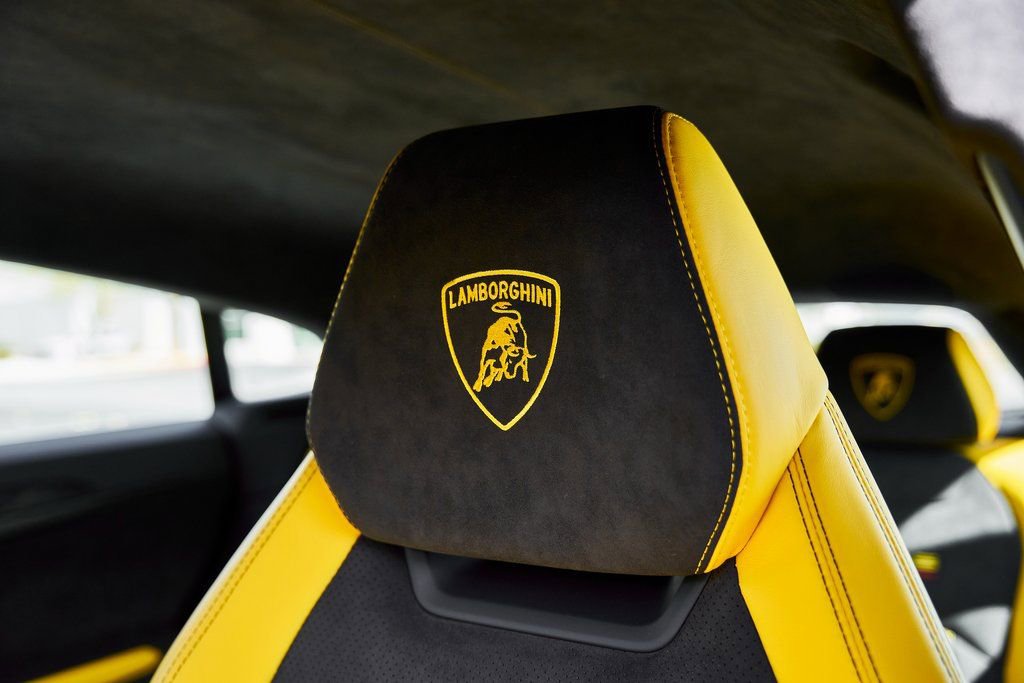 Used 2021 Lamborghini Urus AWD/4WD image 46