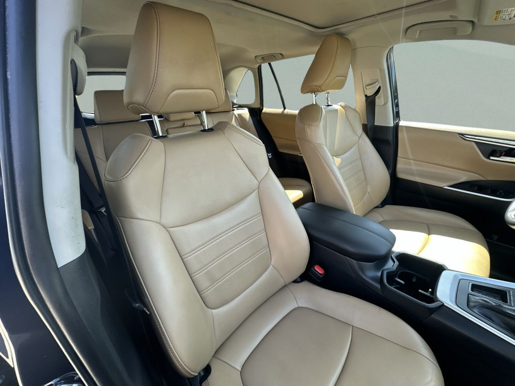 Used 2025 Toyota RAV4 XLE Premium FWD image 39