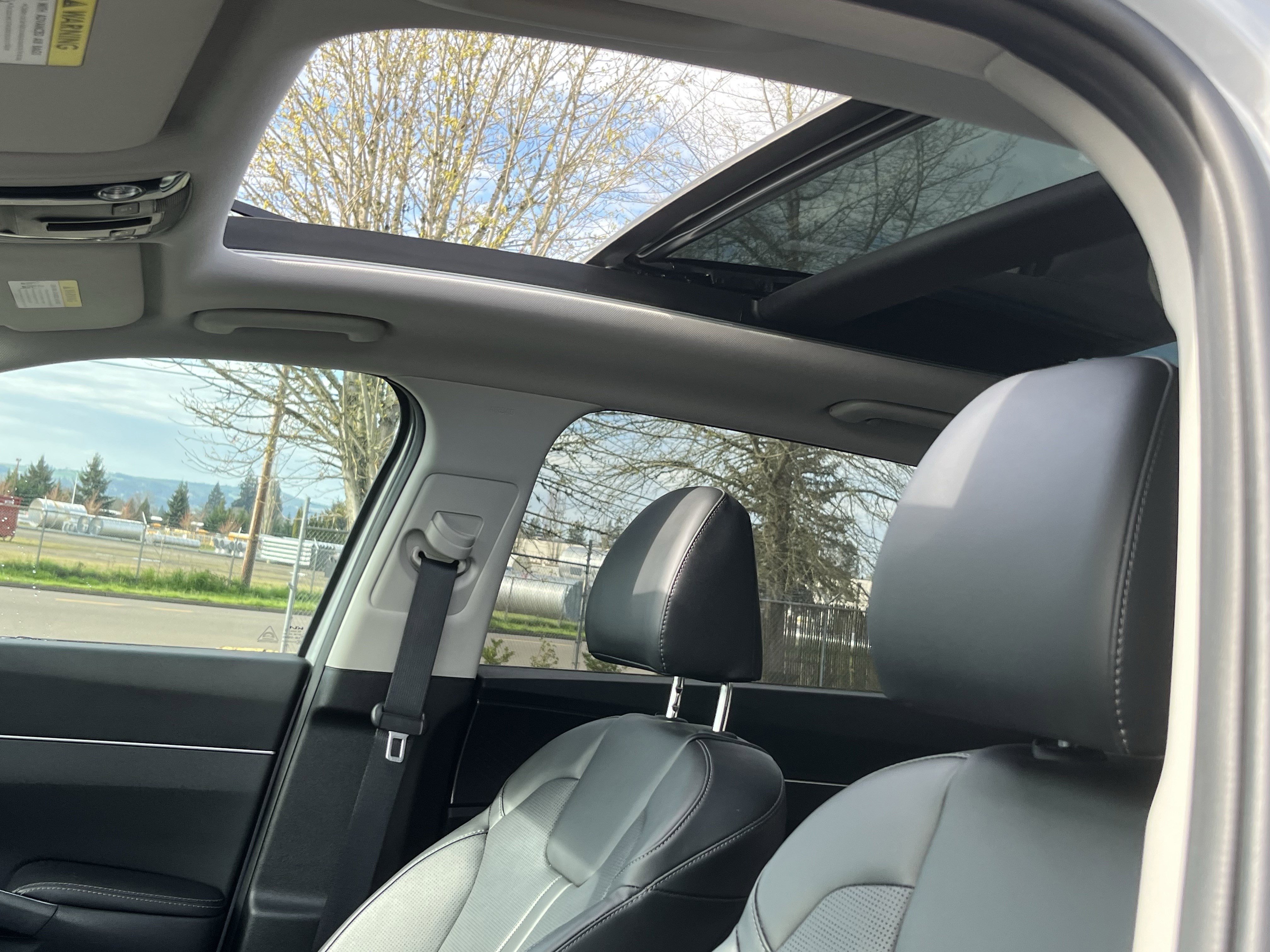 Used 2024 Kia Sorento S w/ Panoramic Sunroof Package image 19