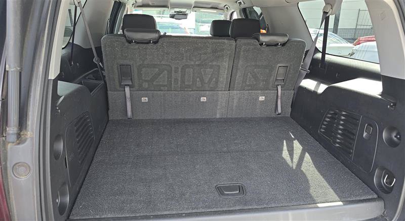 Used 2018 Chevrolet Suburban LT RWD image 9
