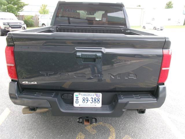 Used 2024 Toyota Tacoma SR5 AWD/4WD image 5