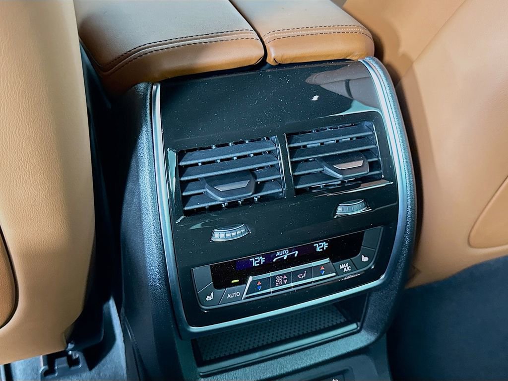 New 2026 BMW X7 M60i w/ Executive Package image 18
