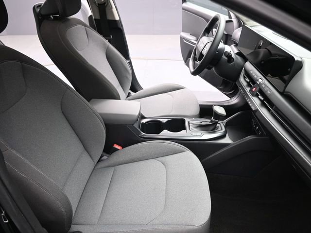 Used 2025 Kia K4 LXS image 24