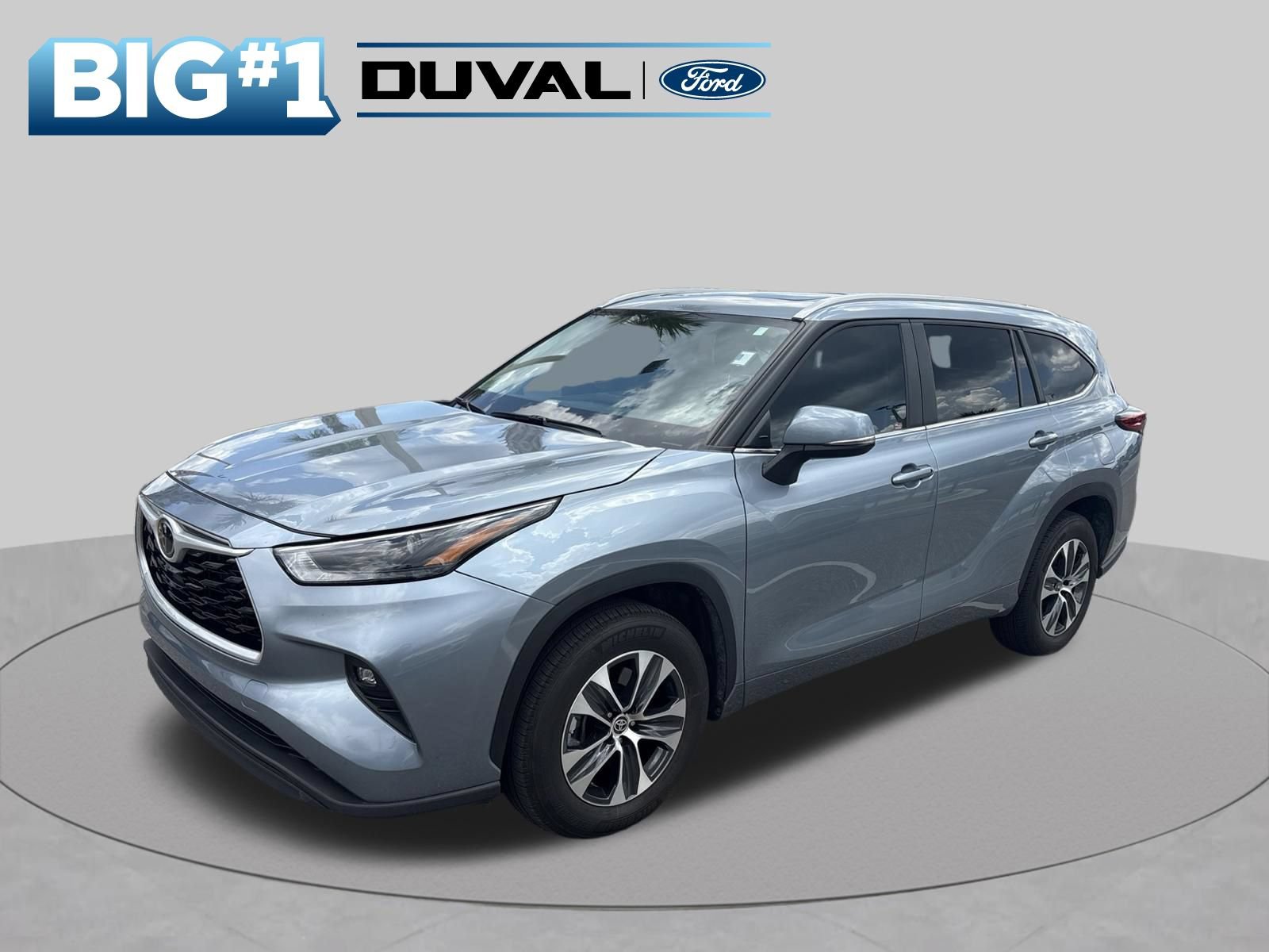 Used 2023 Toyota Highlander XLE FWD video 2